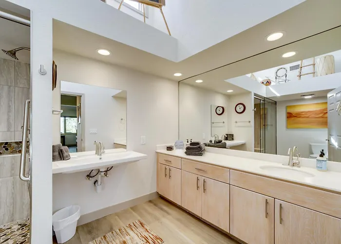 W/ Golf Course View & Pool Access! Sedona
