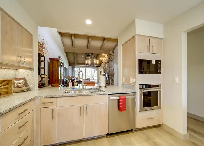 W/ Golf Course View & Pool Access! Sedona