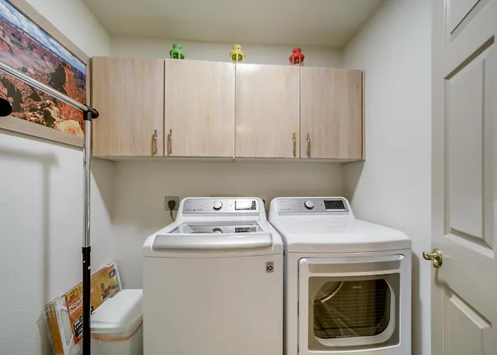 W/ Golf Course View & Pool Access! Holiday home *