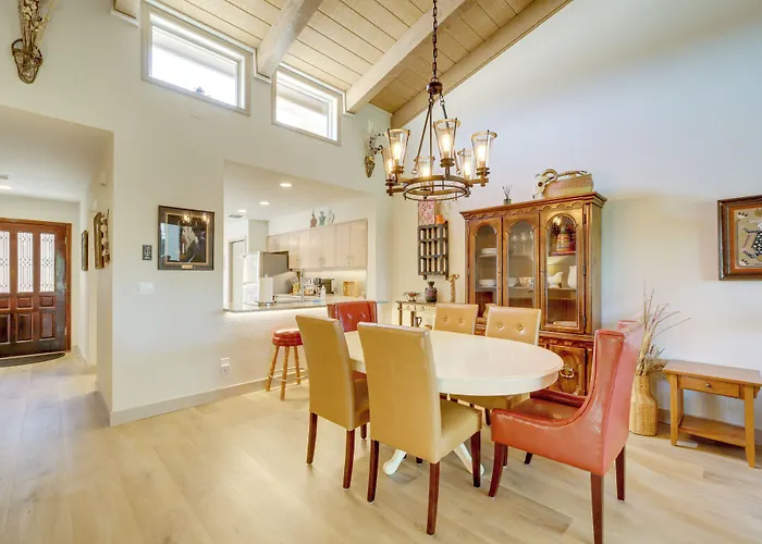 Holiday home W/ Golf Course View & Pool Access! *