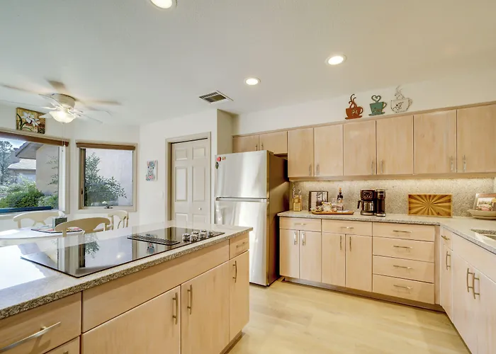 Holiday home W/ Golf Course View & Pool Access! *